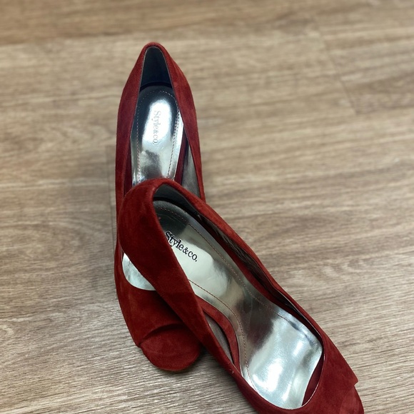 Style & Co. Celine Red Faux Suede Peep Toe Heels Women’s Size 9M Holiday Party - Picture 3 of 16